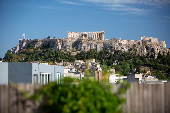 Impressive Apartment with Amazing Views! MK1