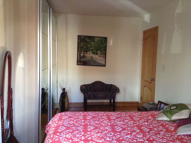 Ageless Gardens Gallery Studio Home Private B Br Official Philadelphia Pennsylvania Pa Usa 1 Bedroom 1 Bathroom