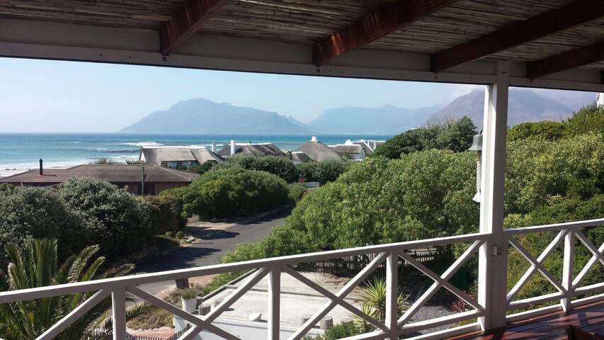 Kommetjie, Surfsong – wraparound beach views gallery image 5