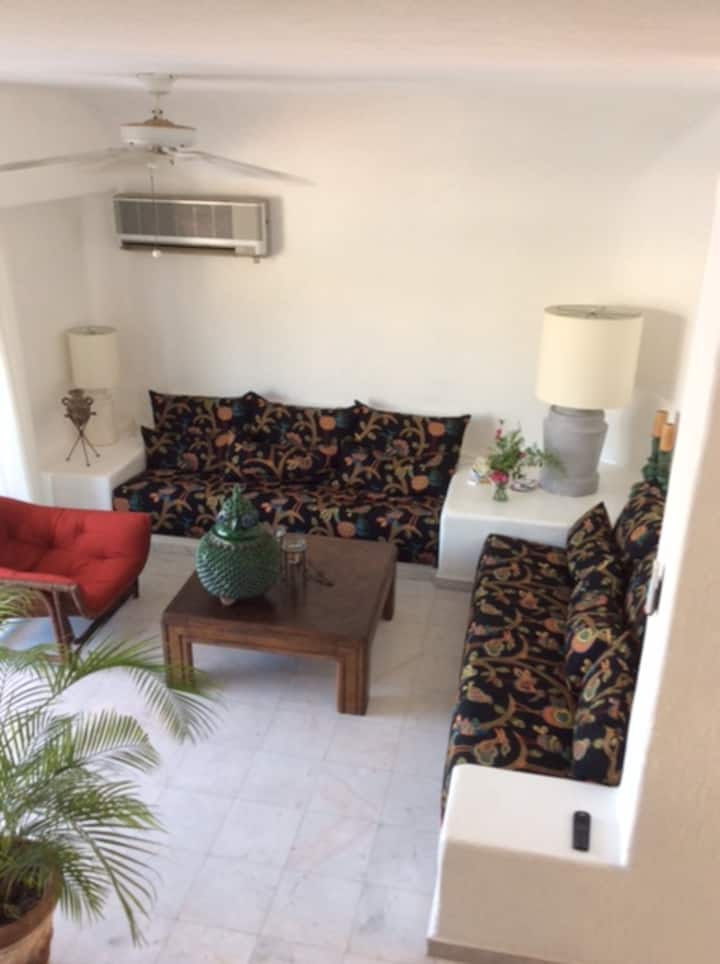 Სასტუმრო ოთახი