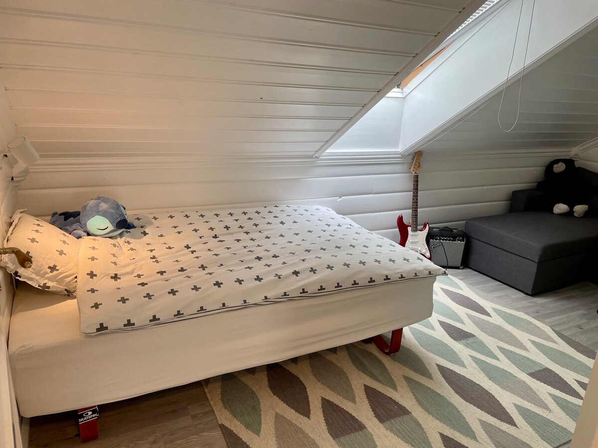 Тази спалня се ремонтира. Очаквайте нови снимки.