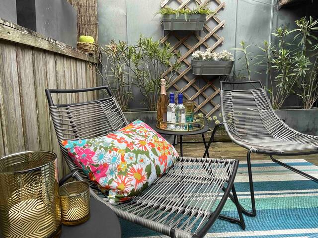 Riverside-Cité du Vin • Aircon • Owner Manager gallery image 3