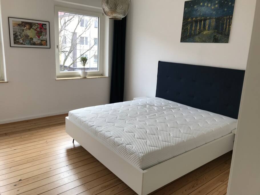 Schlafzimmer 1