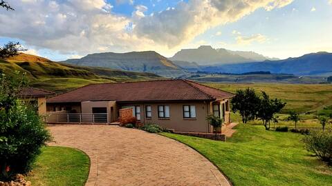Grassroots Guesthouse - DRAKENSBERG ECO ESTATE