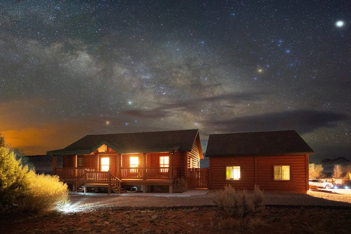 Cosmic Retreat, Arcade!! Zion,Bryce,GC,Powell - Cabins for Rent in
