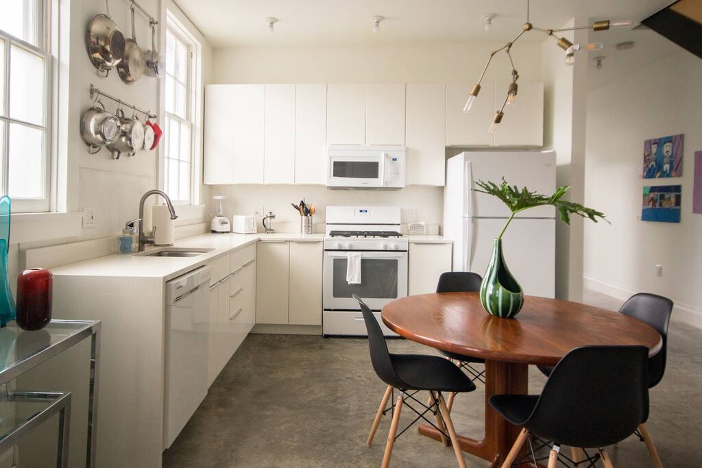 Kitchen/Dining Area