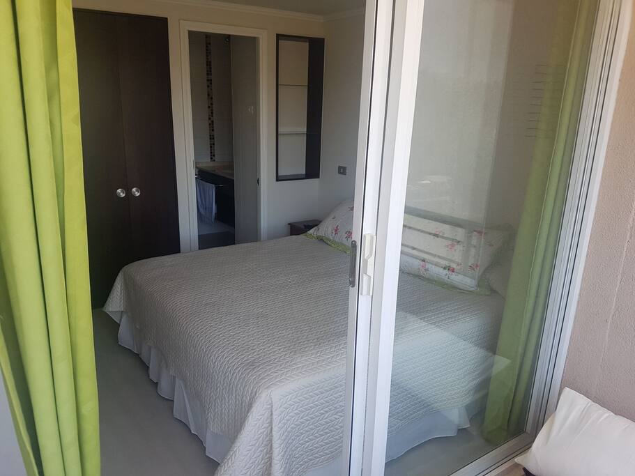 Dormitorio vista desde balcon