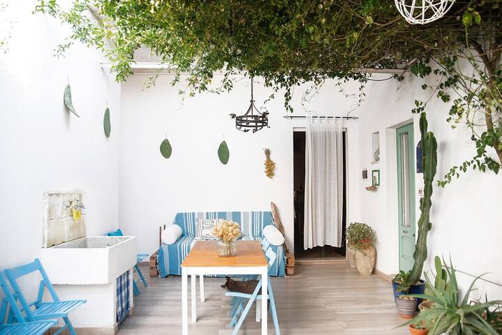 Stanza Privata in Corte