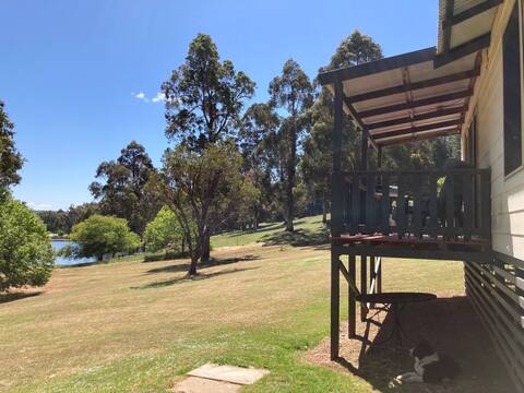 Glenlynn Farm Cottages - Karri Cottage