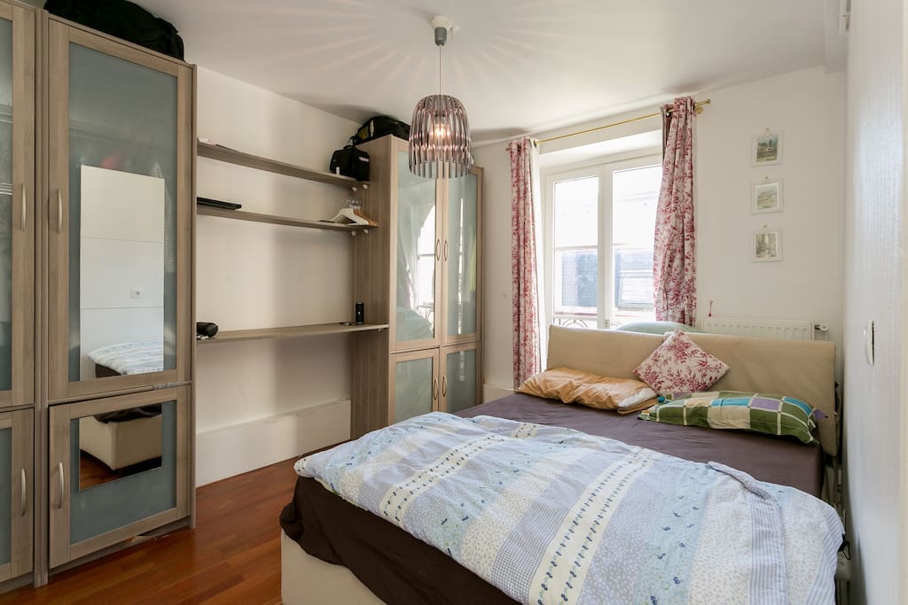Queen sized bed comfortable for 2 people