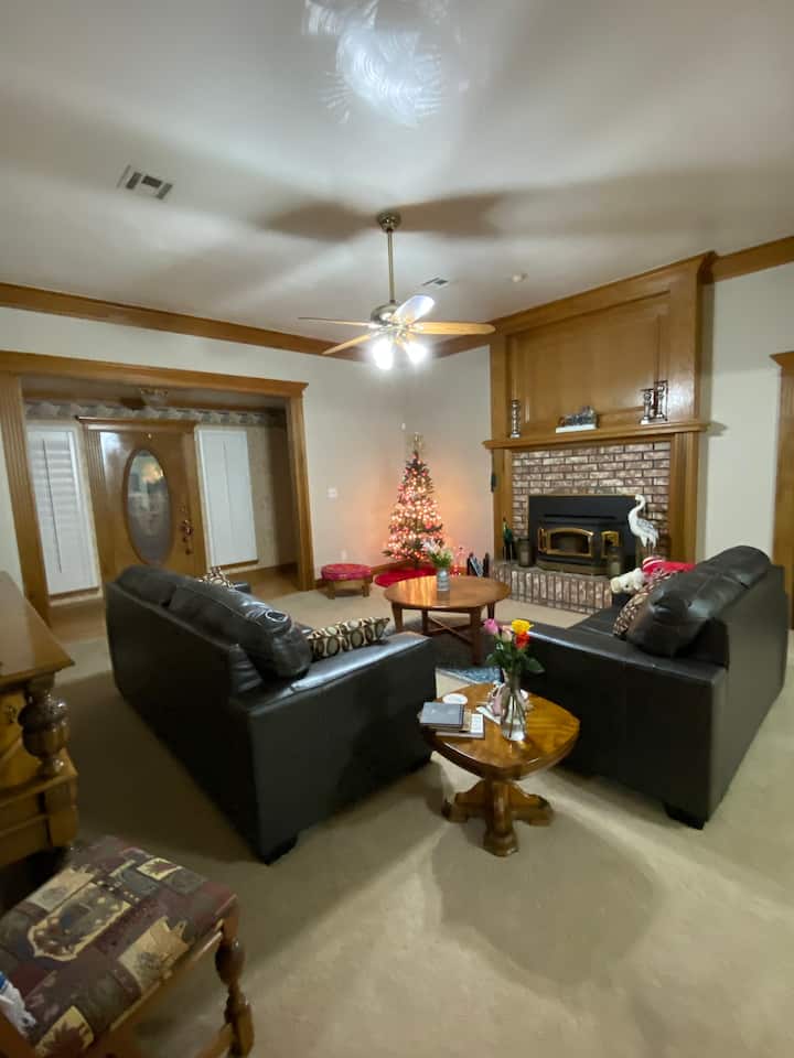 Family Friendly Ranch “Get Away” Home - Broken Arrow, OK