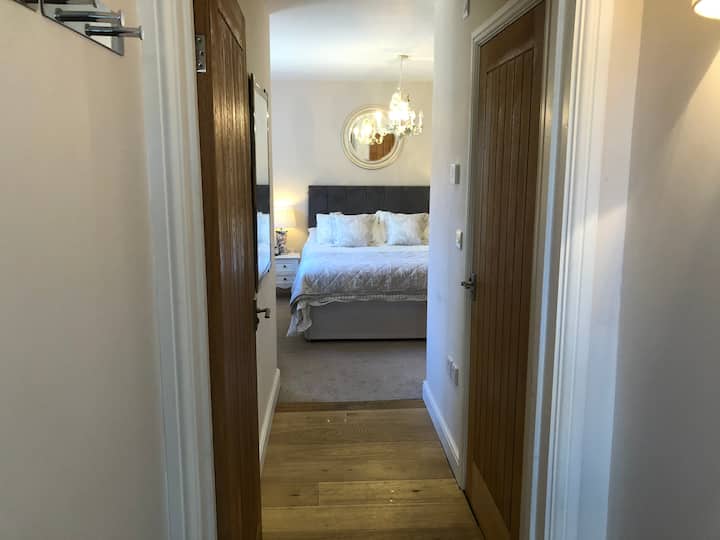 Dhomë gjumi kryesore në suitë