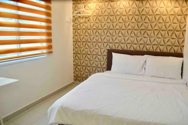 Dormitorio temático romántico: 1 cama tamaño queen (2 personas)