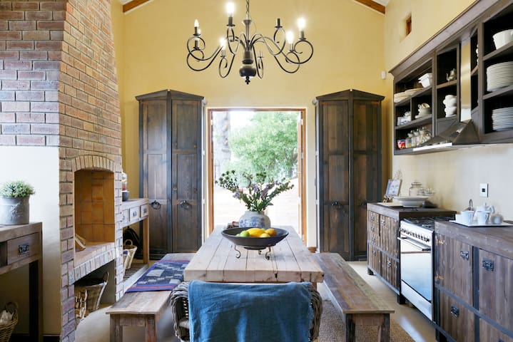 The Ivy Mountain view Retreat