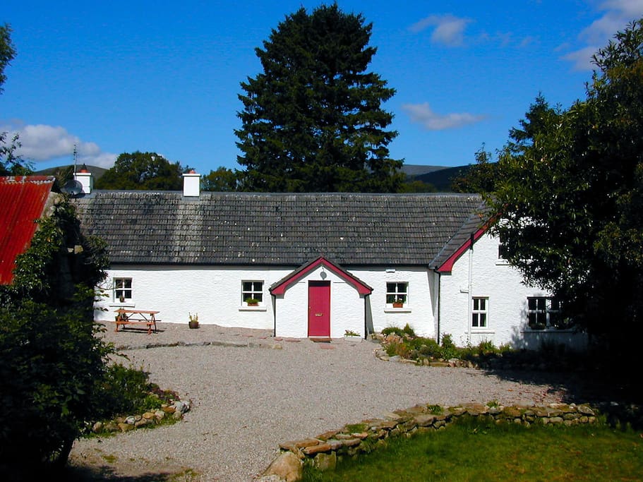 Beautifully Restored Wicklow Holiday Cottage Cottages for Rent in