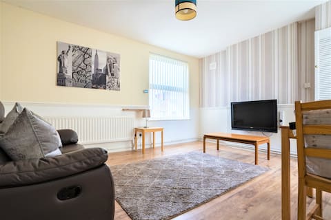 Popular Airbnb listing: Travellers Economic Stays in Orrell Park in Aintree Village