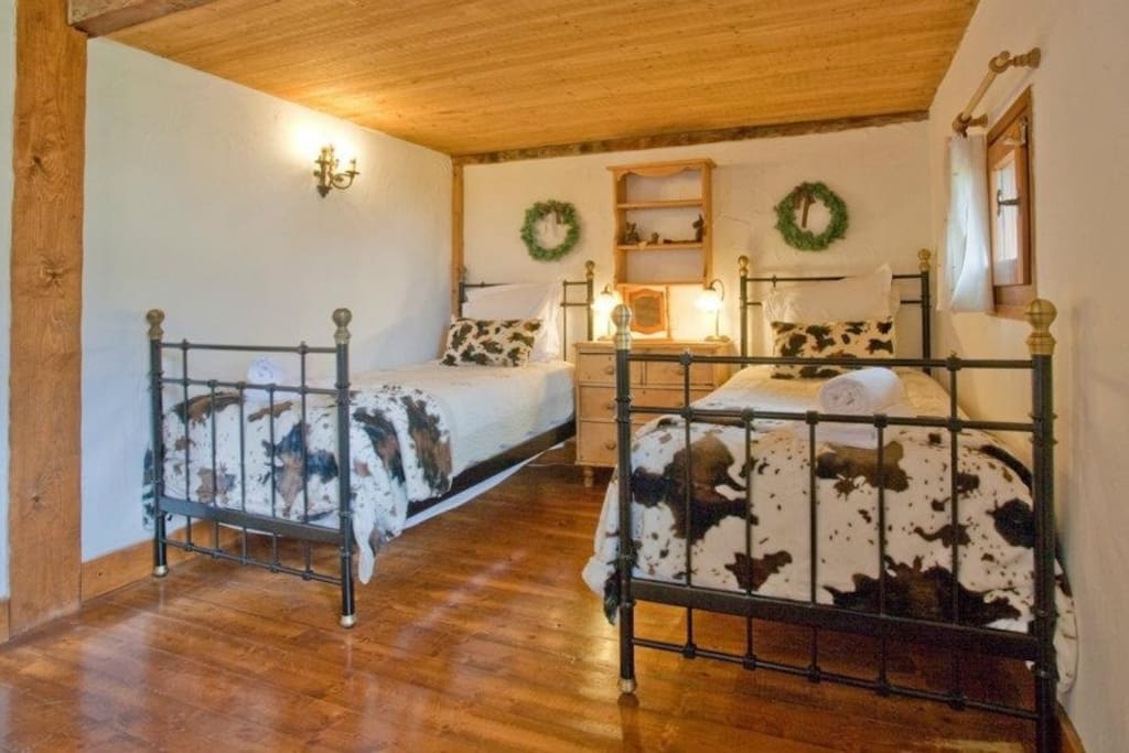 Twin bedroom 1