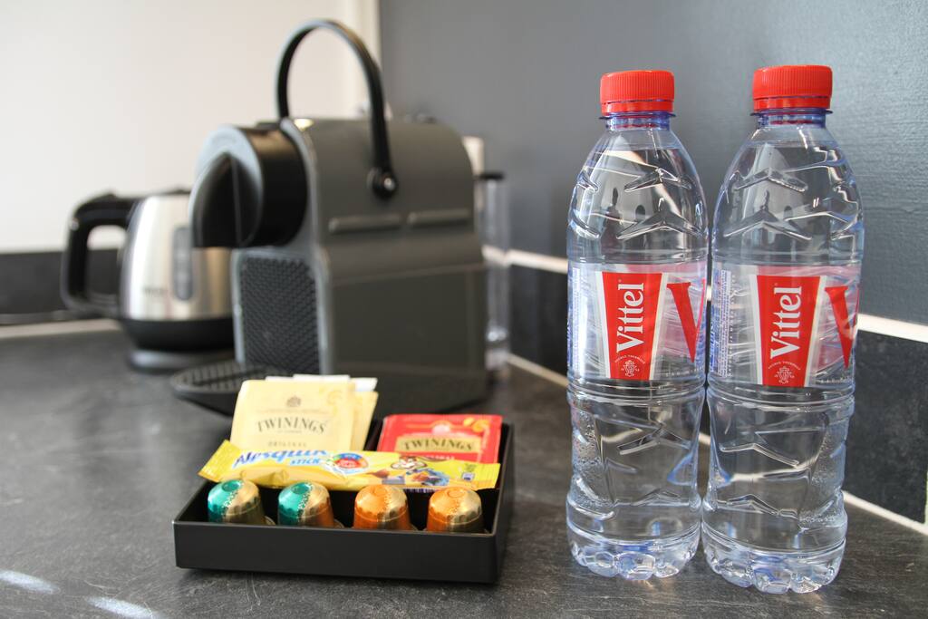 Help yourself, nespresso machine with few capsules as complementaries