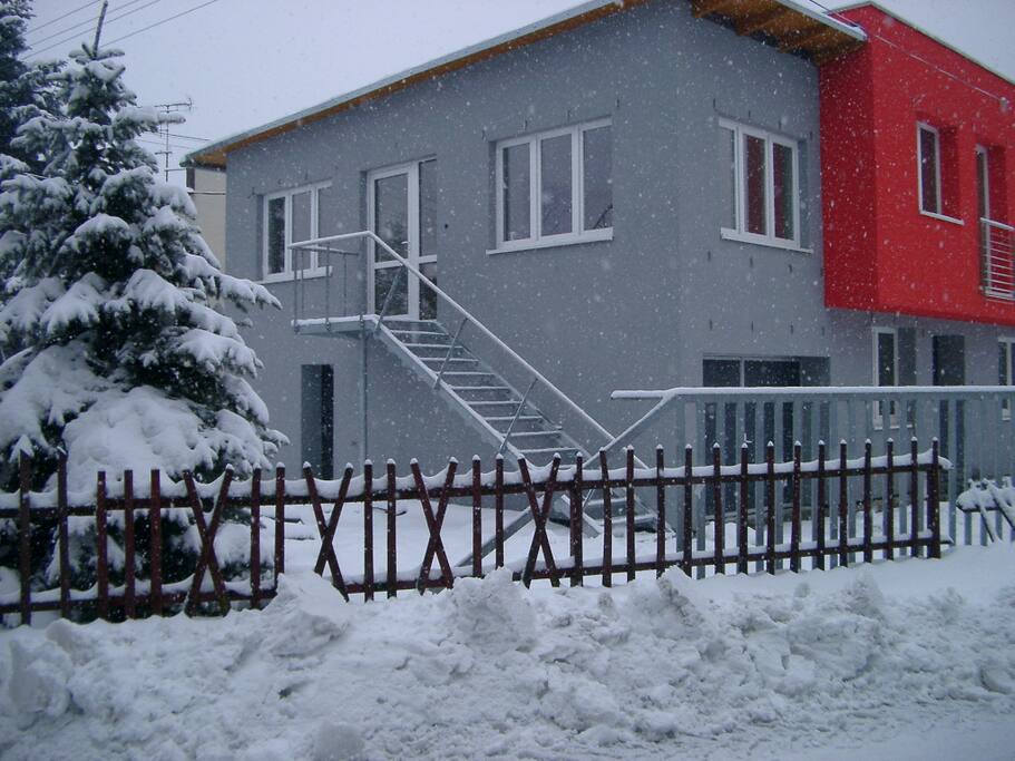 Separater Eingang/Osobne wejście