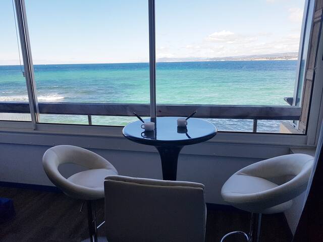 sea view 180 °  on the beach  wifi  parking