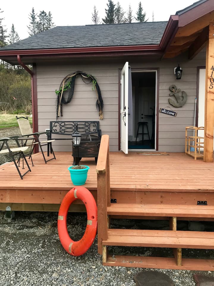 COZY VIEW Private entry and bath, in town Guest suites for Rent in