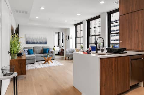★Stunning 1BR apt Downtown -Walk to Prudential★