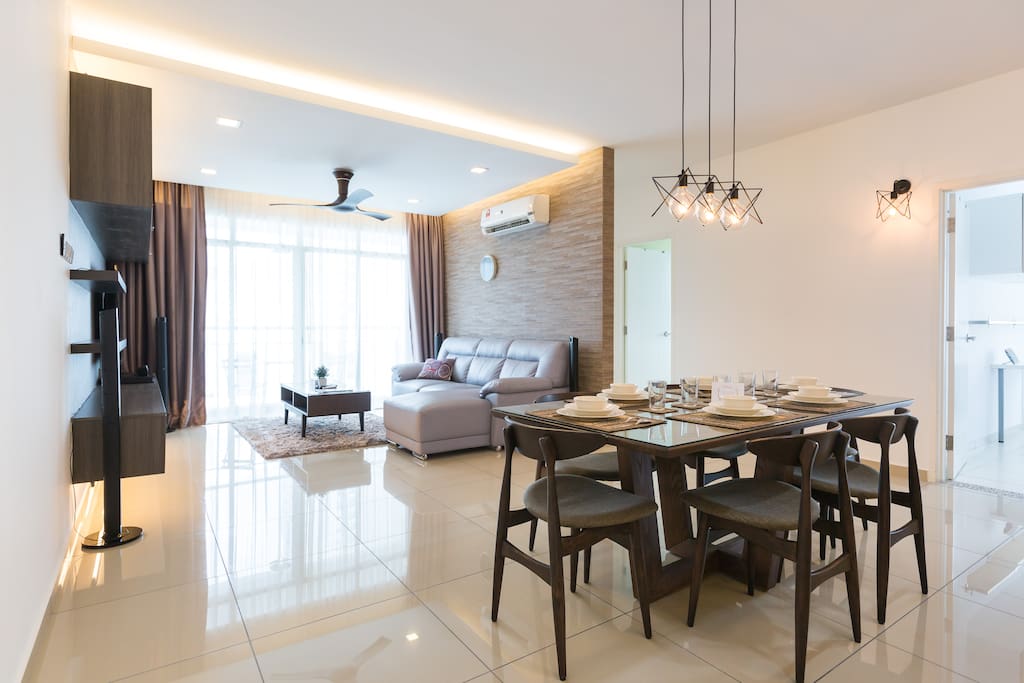 Spacious living room