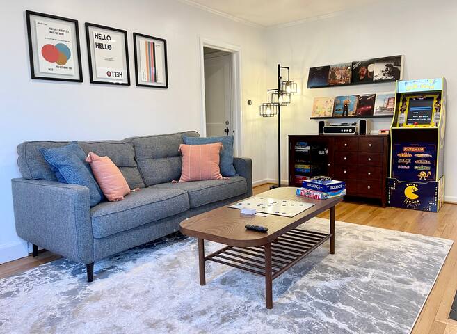 OSU & Riverside |King Beds| Fenced Backyard