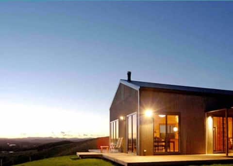 Aquila Barn- Secluded Luxury, Spectacular Setting