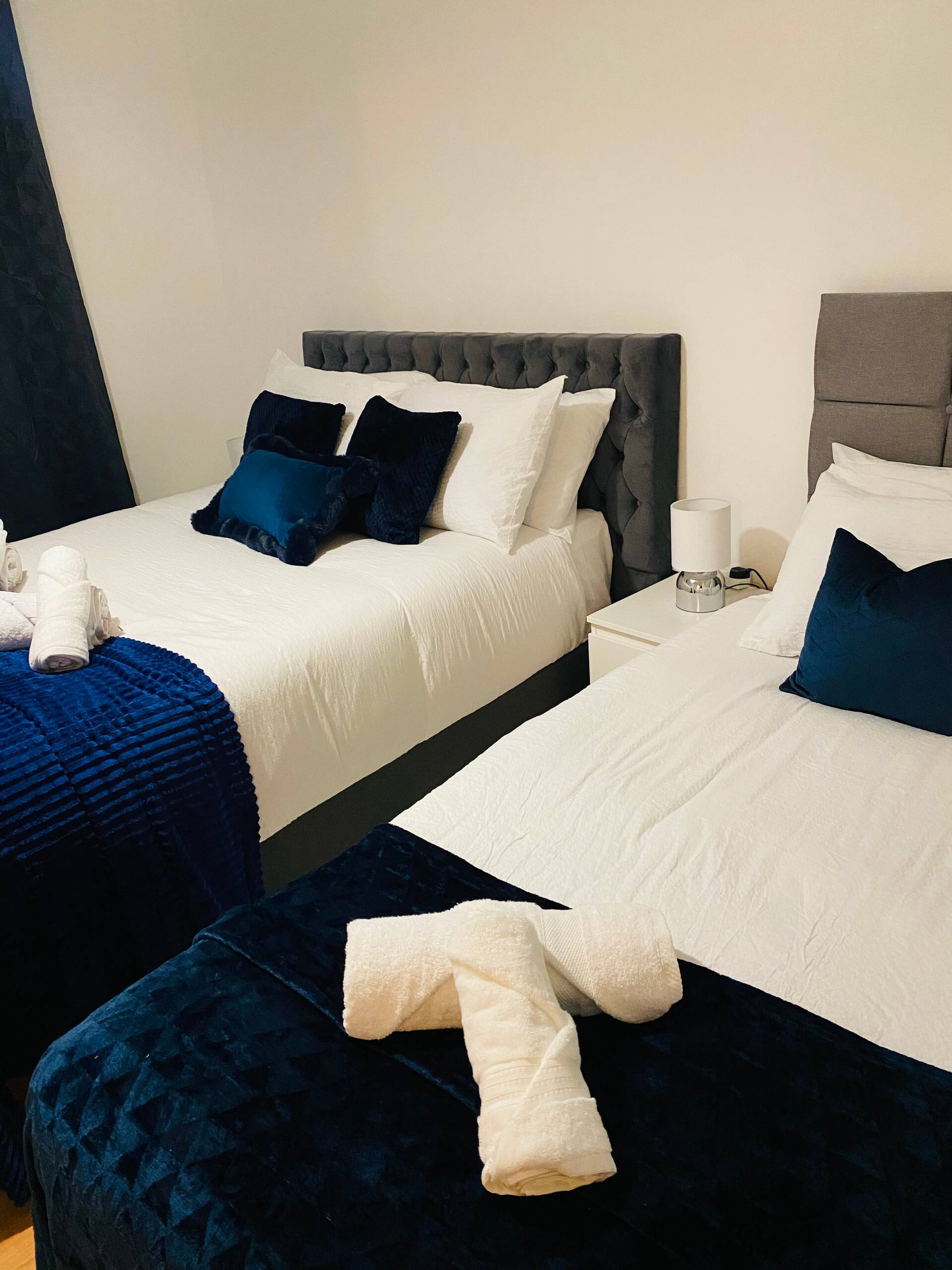 Cheerful home near City Centre,Station& RaceCourse
