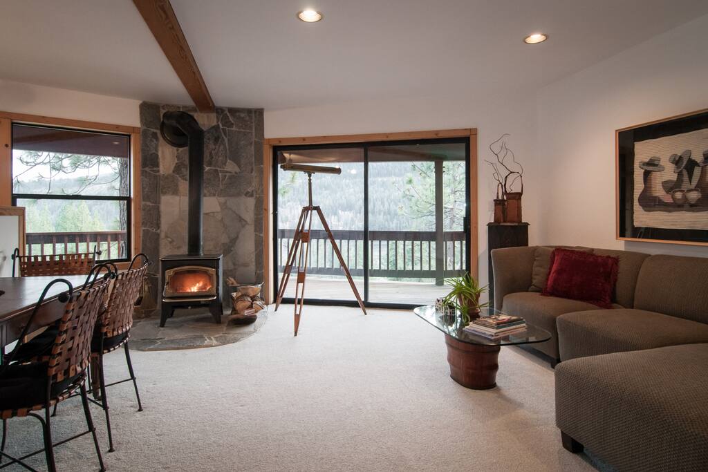 Full lake views from the living room!