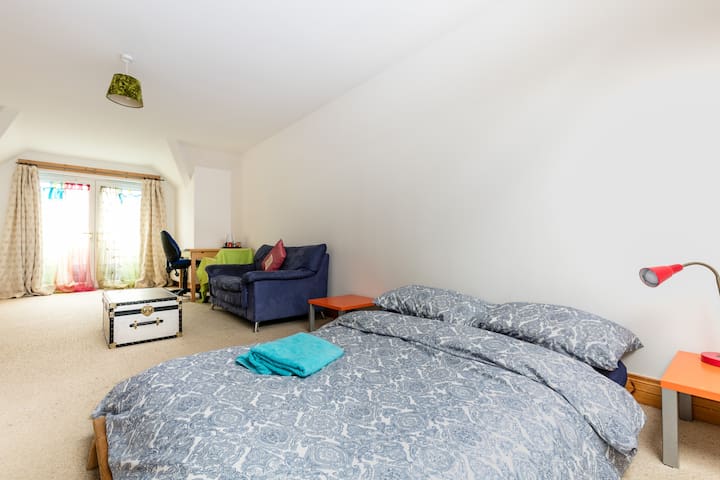 XXLarge Room + Ensuite + Free Parking + Certified