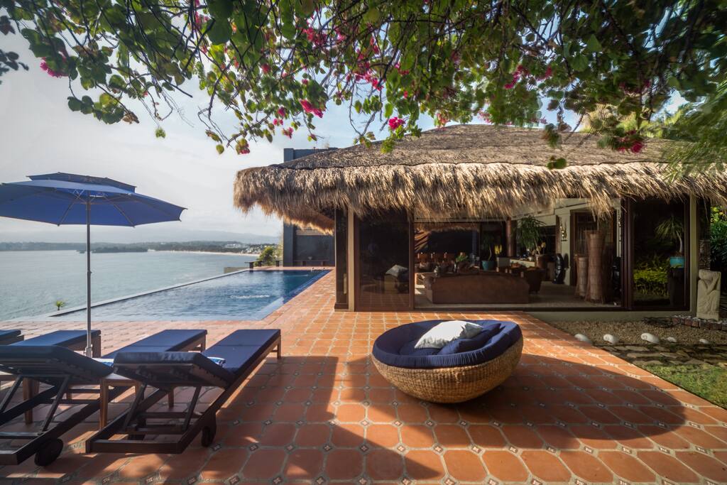 A stunning view of our infinity pool, as one with the ocean, giving total rest and relaxation to everyone
