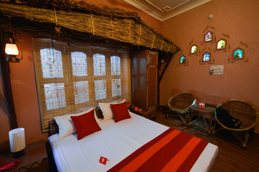 SUPERIOR ROOM