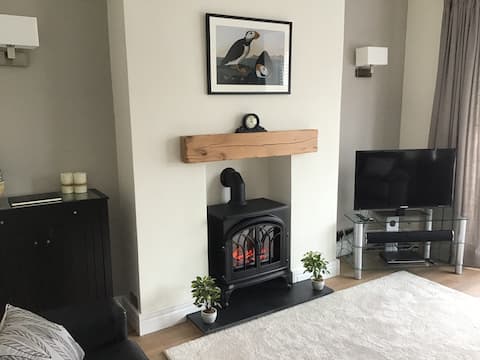 Top Airbnb: Superb 2 bedroom flat in coastal town in South Tyneside