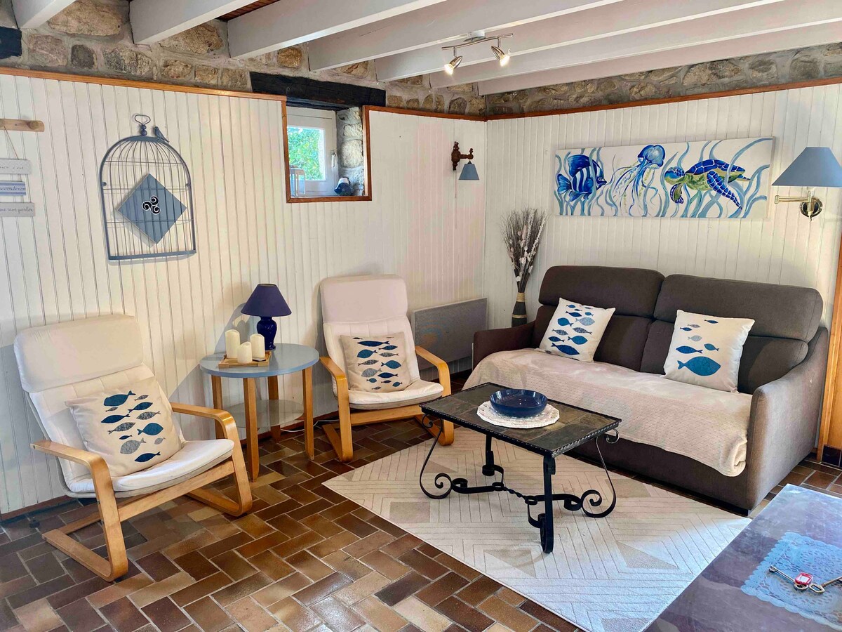 El sofá cama en el salón 
En la planta baja también encontrará cocina, baño con ducha y aseo 