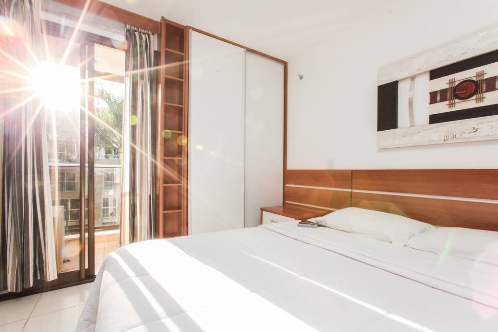 Confortável cama de casal