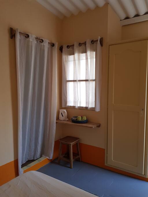Closet and kettle