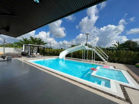 373 pool villa 4 guests