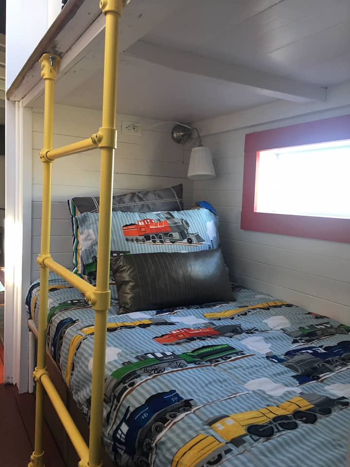 เตียงสองชั้น