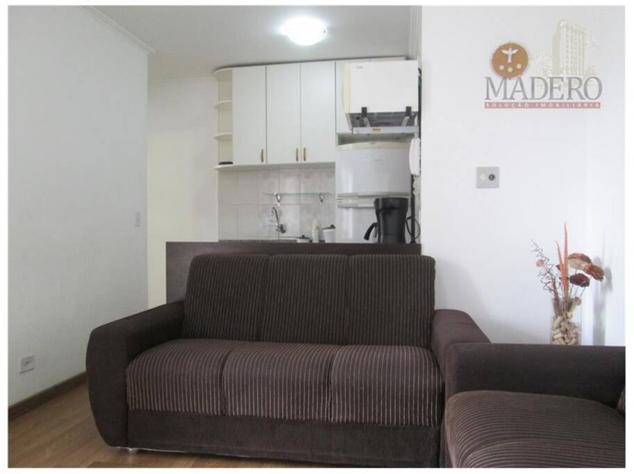 Sala com sofá 3 e 2 lugares