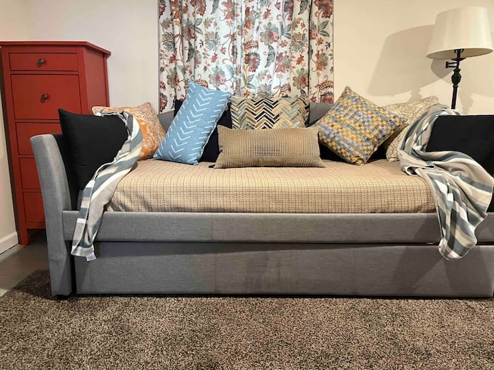 Studio Apartment - Splash pad, Champaign