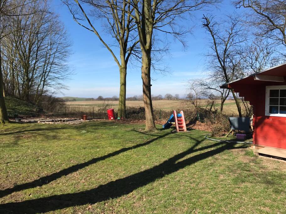 Riesen eingezäunter Garten für die Kleinen und Hunde!