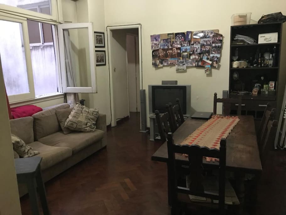 Living y pasillo a habitaciones