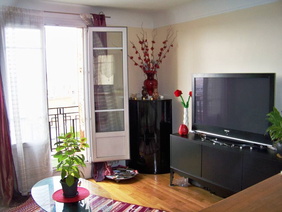 Salon avec balcon