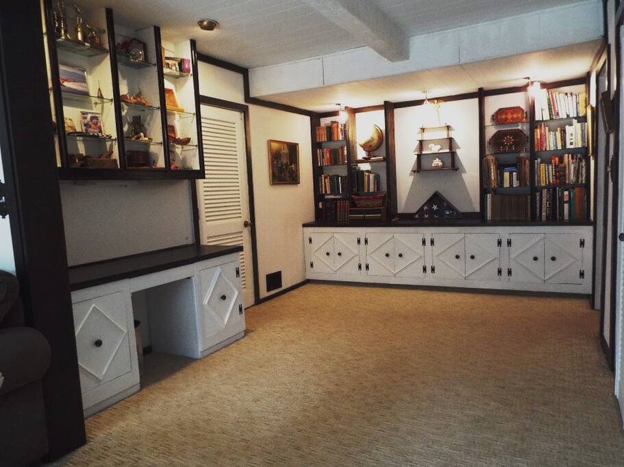 Desk and large hall in main room.