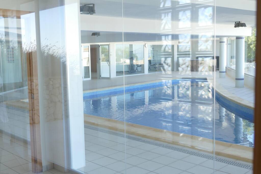 Piscine intérieure