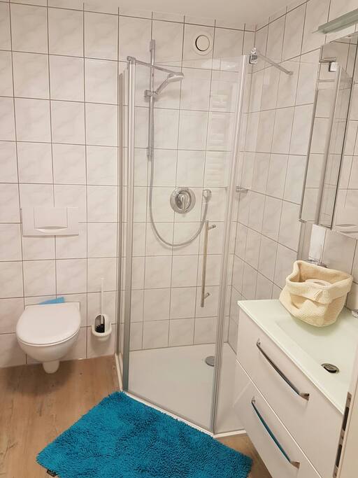 Bad mit Dusche