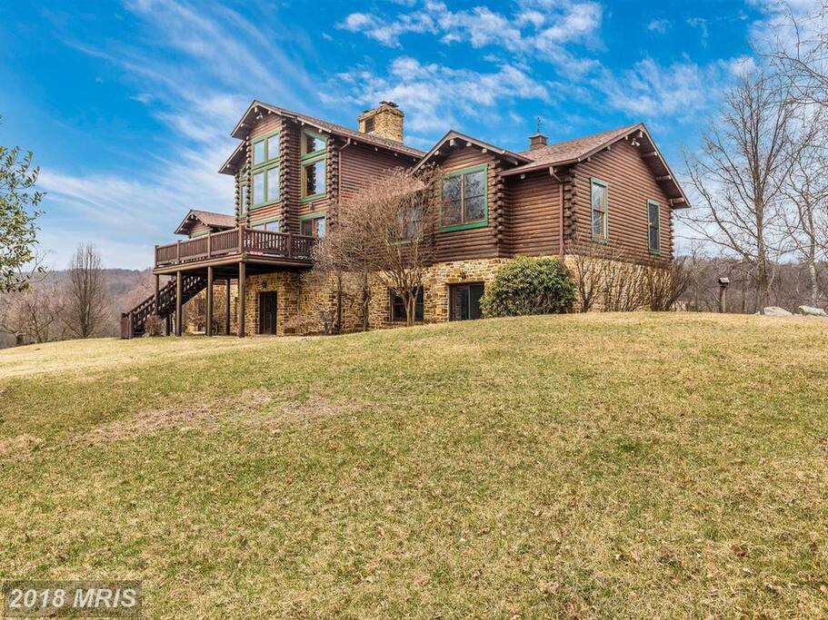 The majestic log home