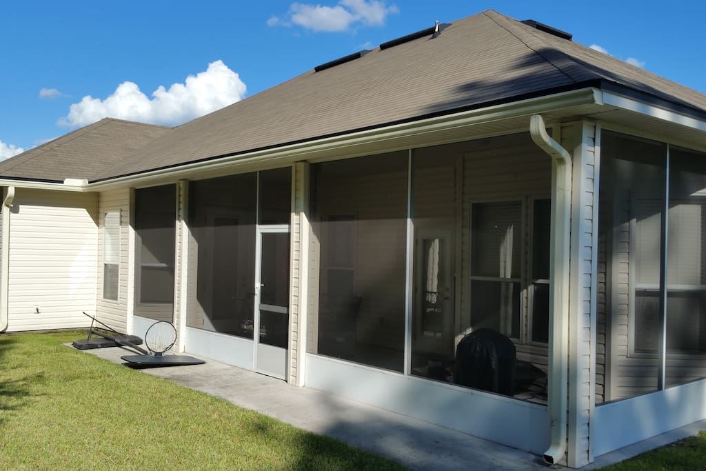 Back/Enclosed Patio